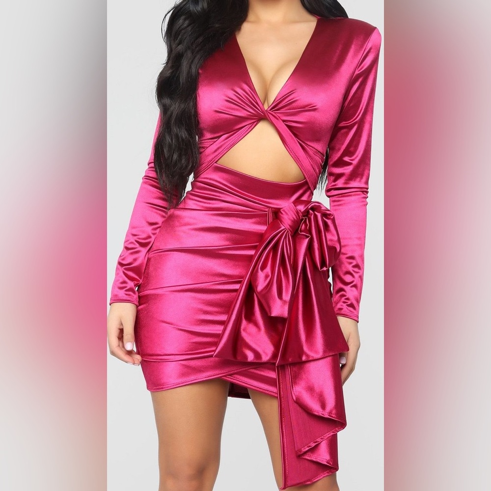 BEAUTIFUL DEEP PINK DRESS